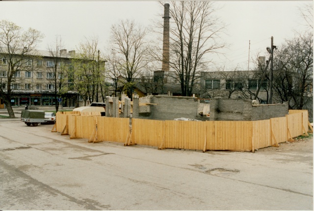 värvifoto hoone ehitus Väike-Aia 2 Paide 1996