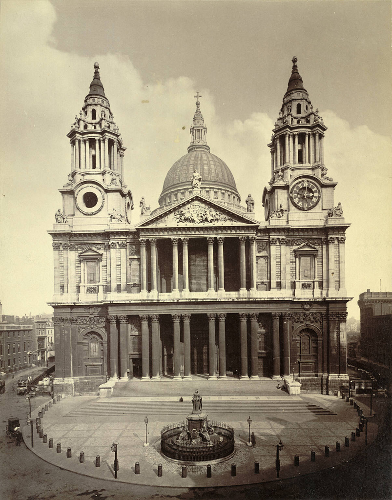 London. St. Paul's Cathedral, West Front