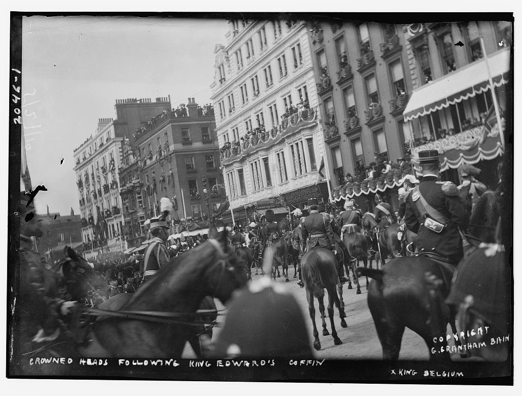 [king of Belgium and other] Crowned heads following King Edward's coffin [London] (Loc)