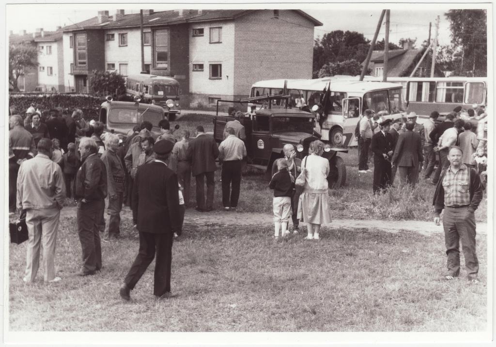 Eesti vabatahtliku tuletõrje 200. aastapäeva tähistamine: enne paraadi algust. 1988.a.