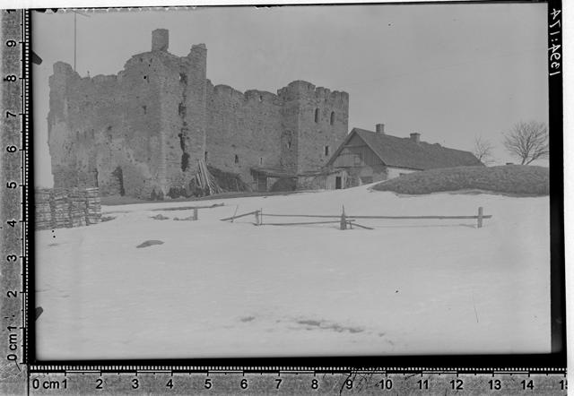 Toolse lossi varemed (edelast) 1926. Hargla khk, Varangu v, Toolse k