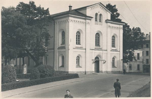 TRÜ õpperaamatukogu hoone (endine ülikooli kirik)  V. Kingissepa (Jakobi) t. Tartu, 1960.