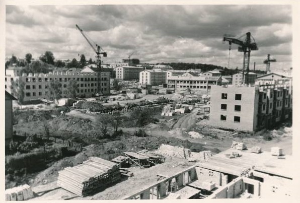 Tartu linnavaade. Uute elamute ehitus Turu ja Aleksandri (Nõukogude) tn. 1963.a.