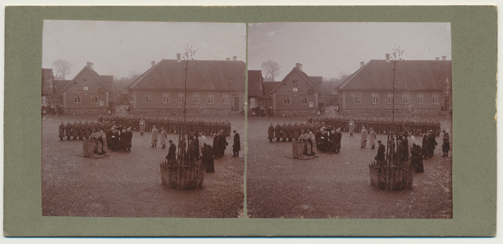stereofoto, Viljandi, turuplats, noorsõdurite teenistusse saatmine, u 1905