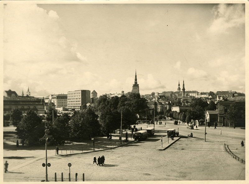 Viru väljak 1930. aastatel, kõrgvaade Vene turu kohalt Pärnu mnt suunal