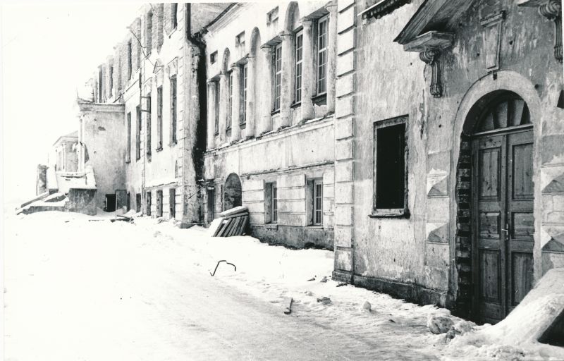 Foto. Uuemõisa mõisa lagunenud peahoone 1982.a.
Foto: Mati Laimets.