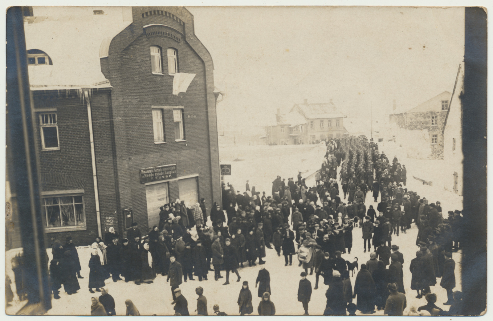 foto, Põltsamaa, Eesti Vabariigi aastapäeva pidulik rongkäik, 1928?