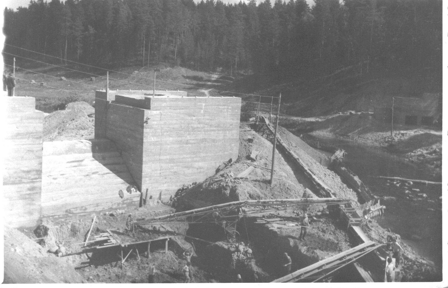 Foto.  Saesaare paisu ehitustööd 1964.a.