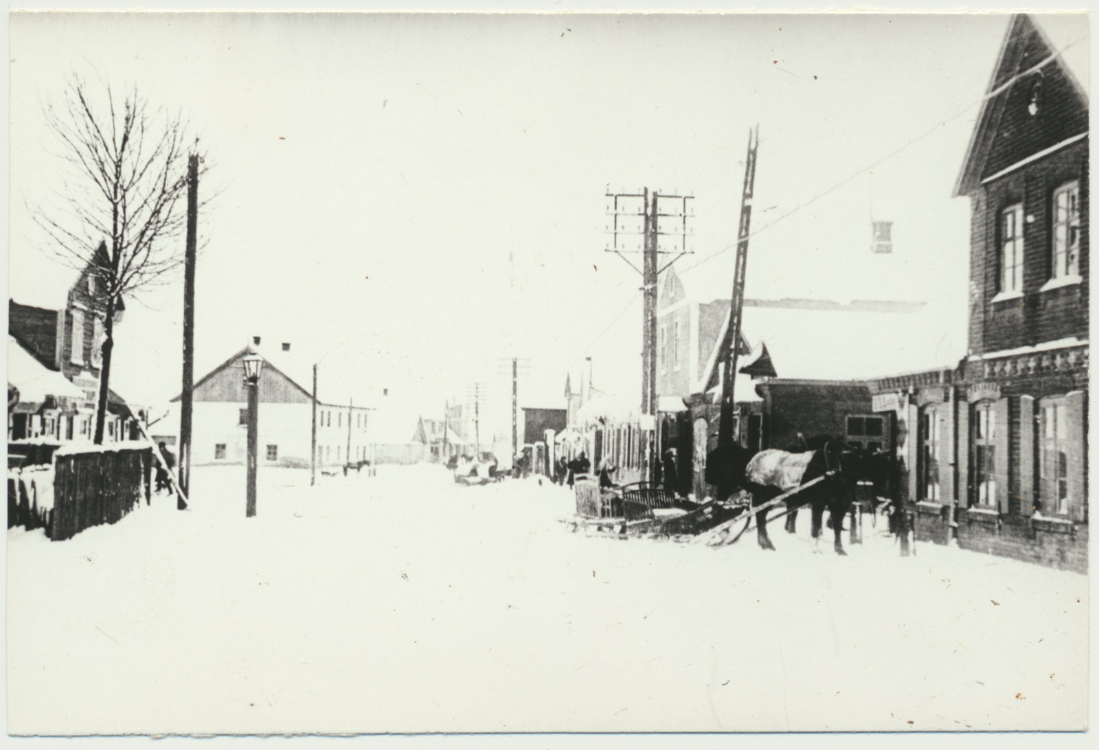 foto Halliste khk, Abja, Pärnu mnt, vasakult 2.algkool u 1930