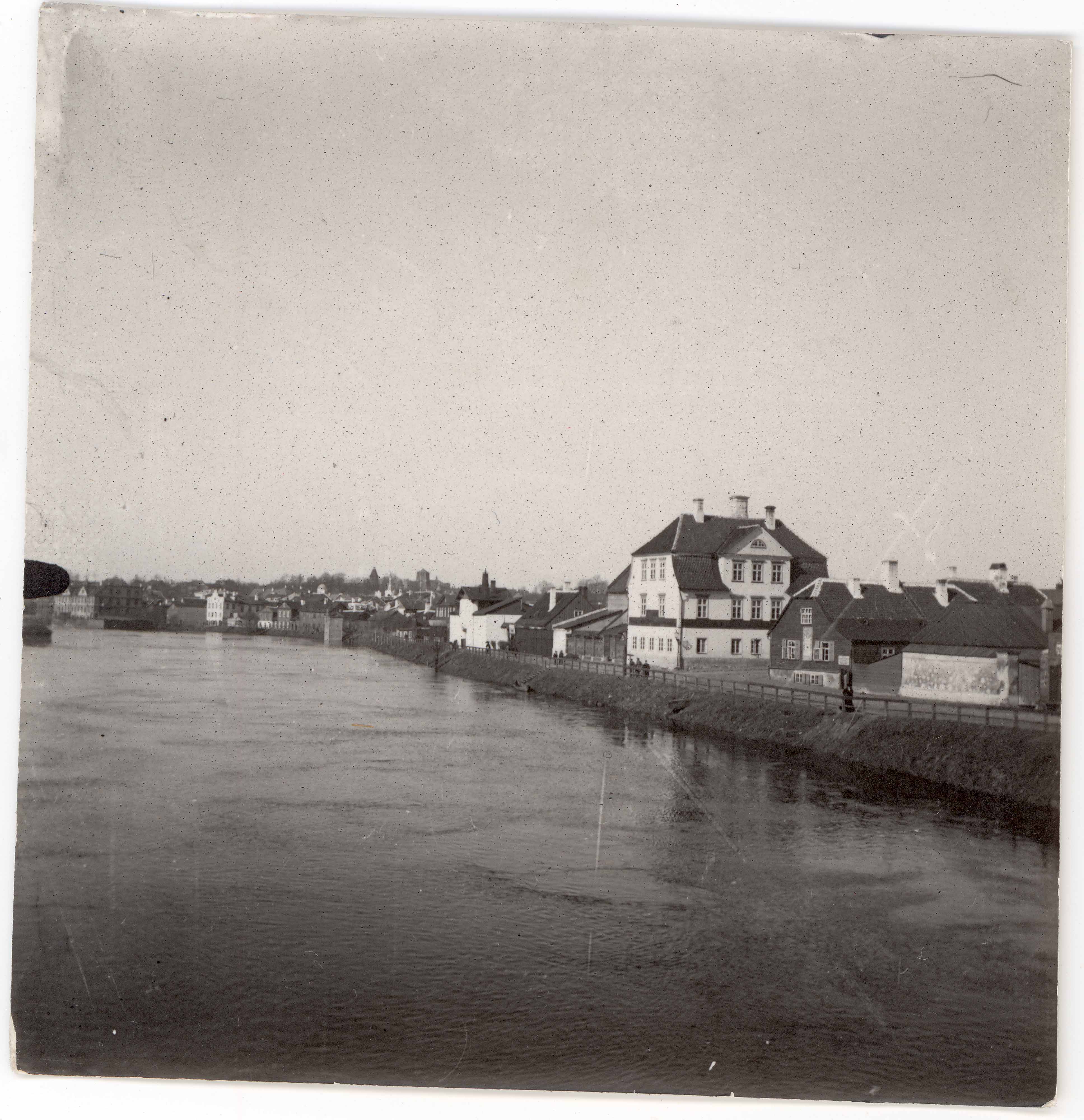 View from the stone bridge to the houses of Kalda tn. On the right mansard roof double house is the building of h. Treffner Gymnasium