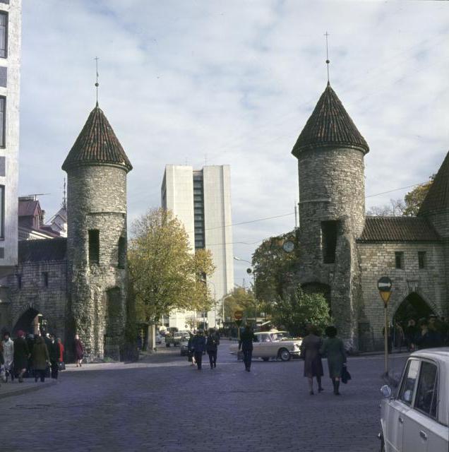 Tallinn. Viru väravad.
