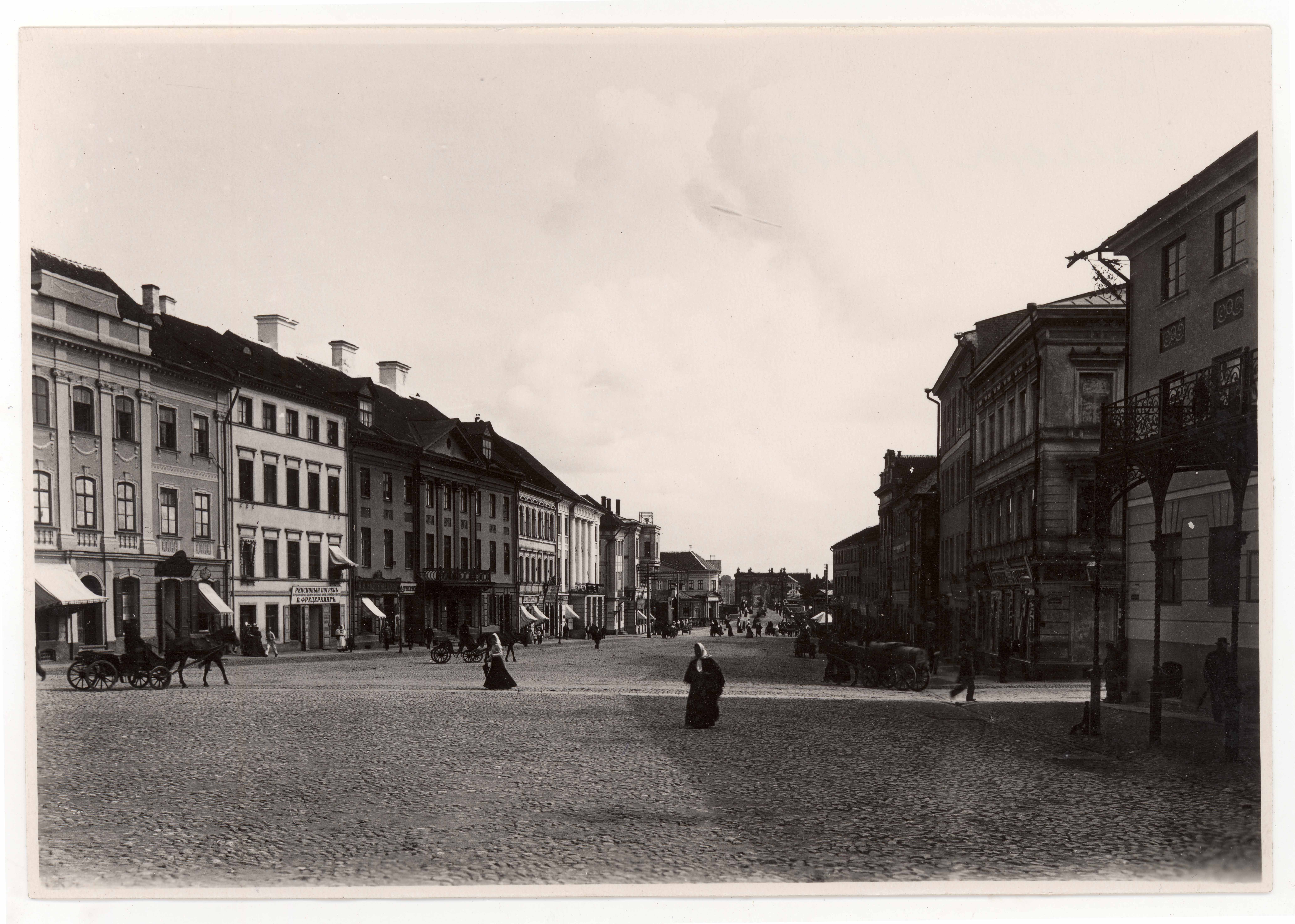 View of the Raekoja square from the Raekoja towards o