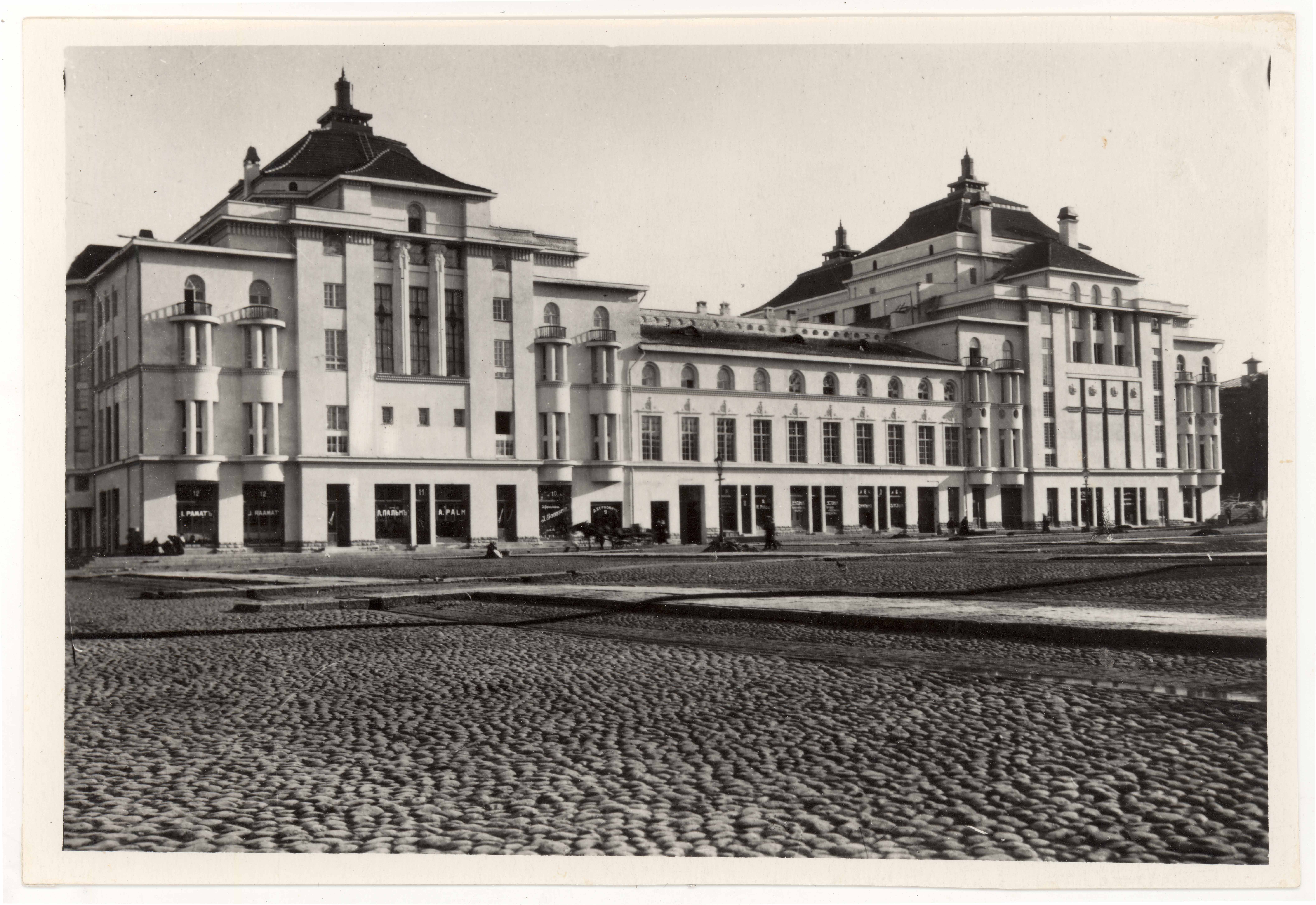 View of the back façade of the Estonian theatre from the north of the Pärnu road. Ca 1910.a.
