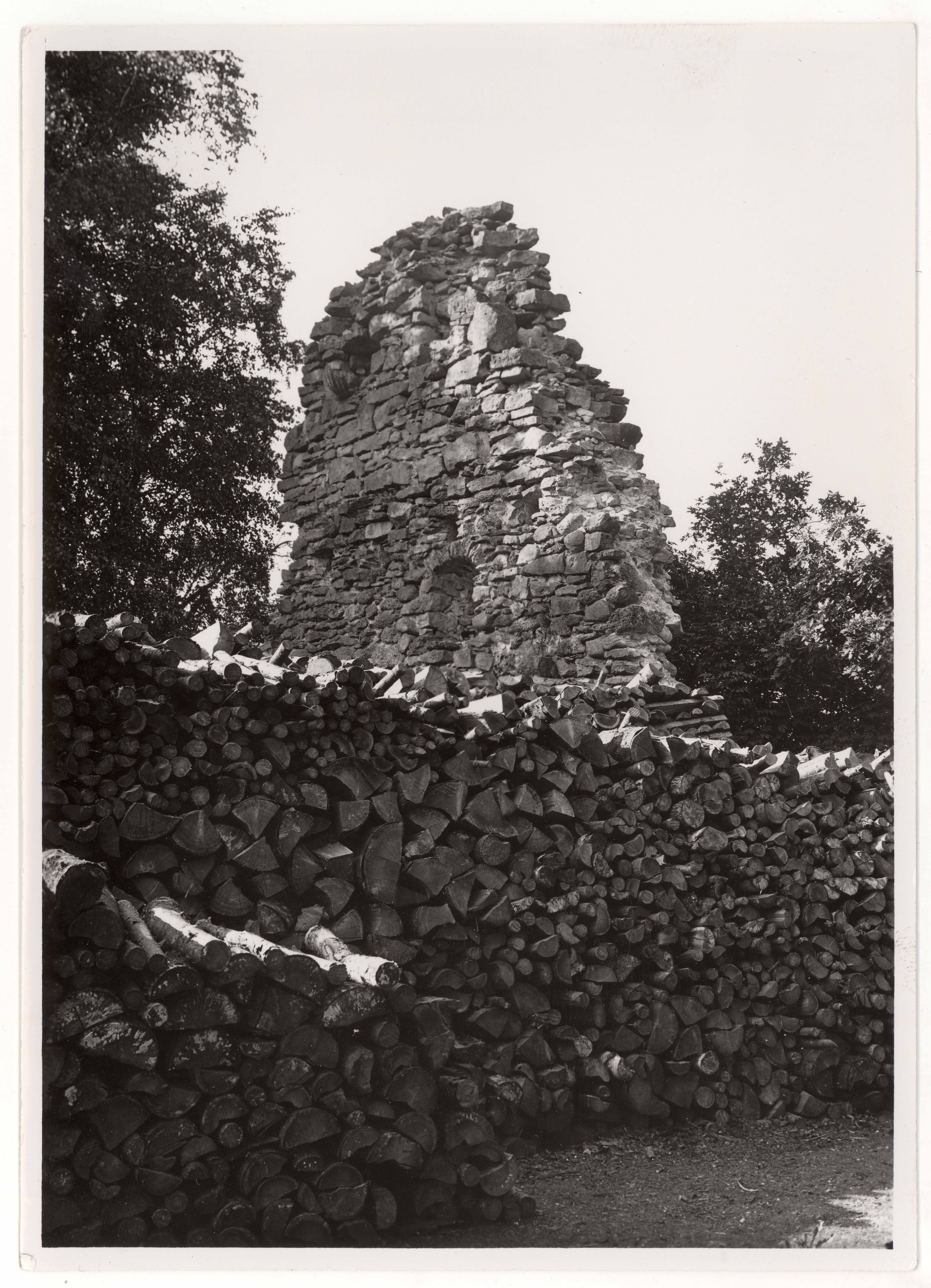 The ruins of the Porkun castle. Wall