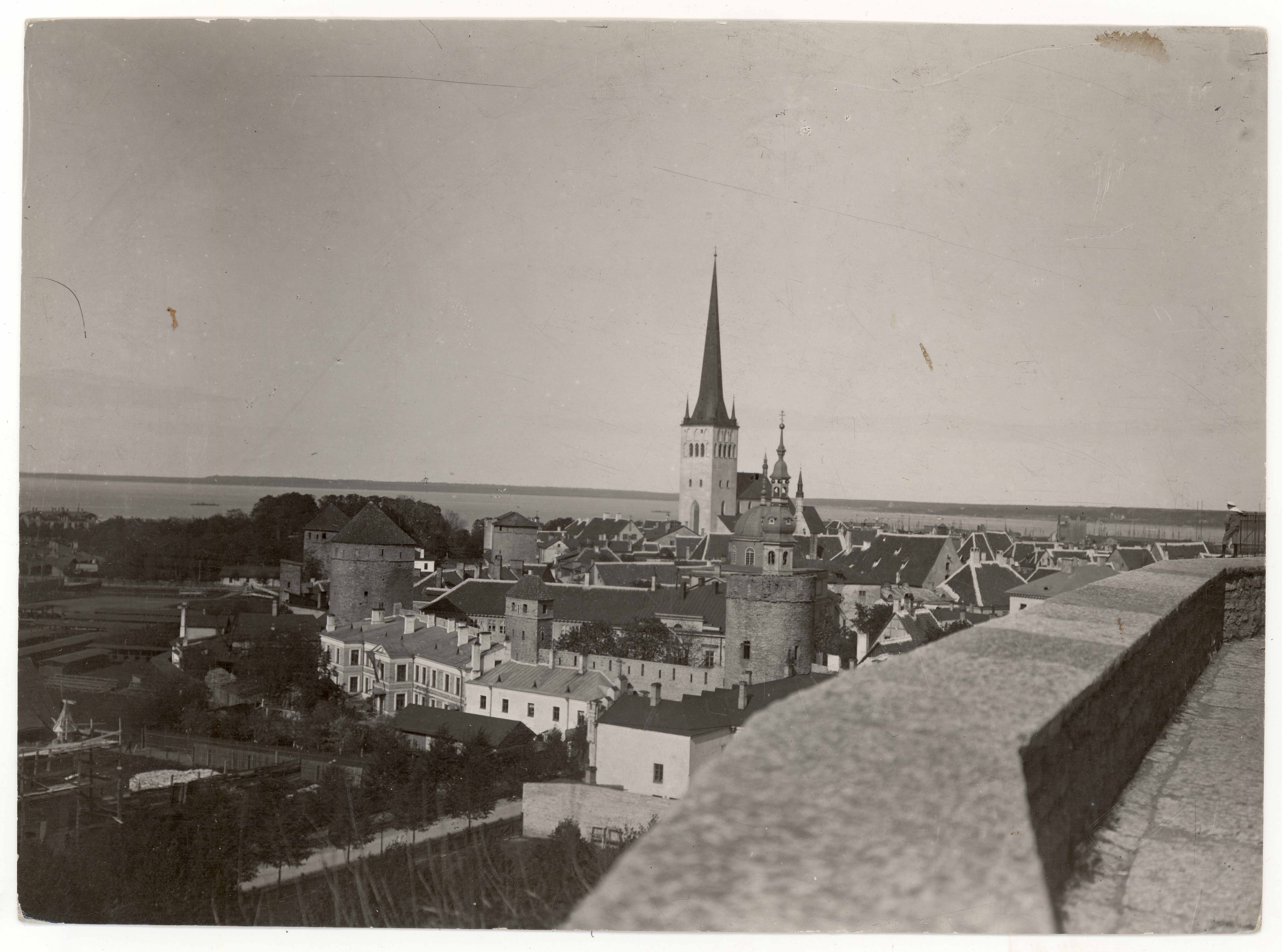 All-city. View from Patkuli's view platform south-east towards the Oleviste Church. Western towers at the front of the city wall