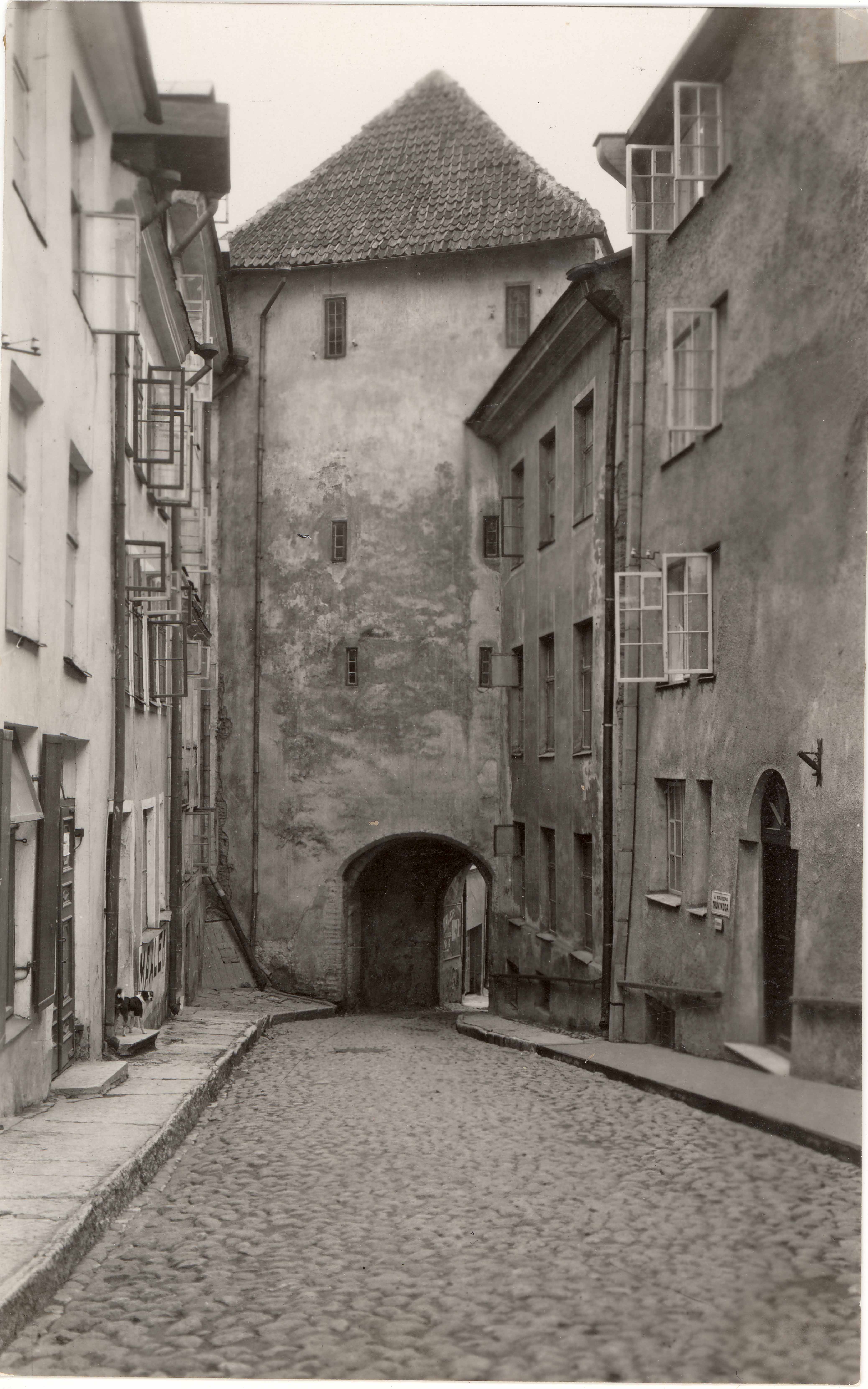 Toompea. View of the long leg gate tower by Toompea.