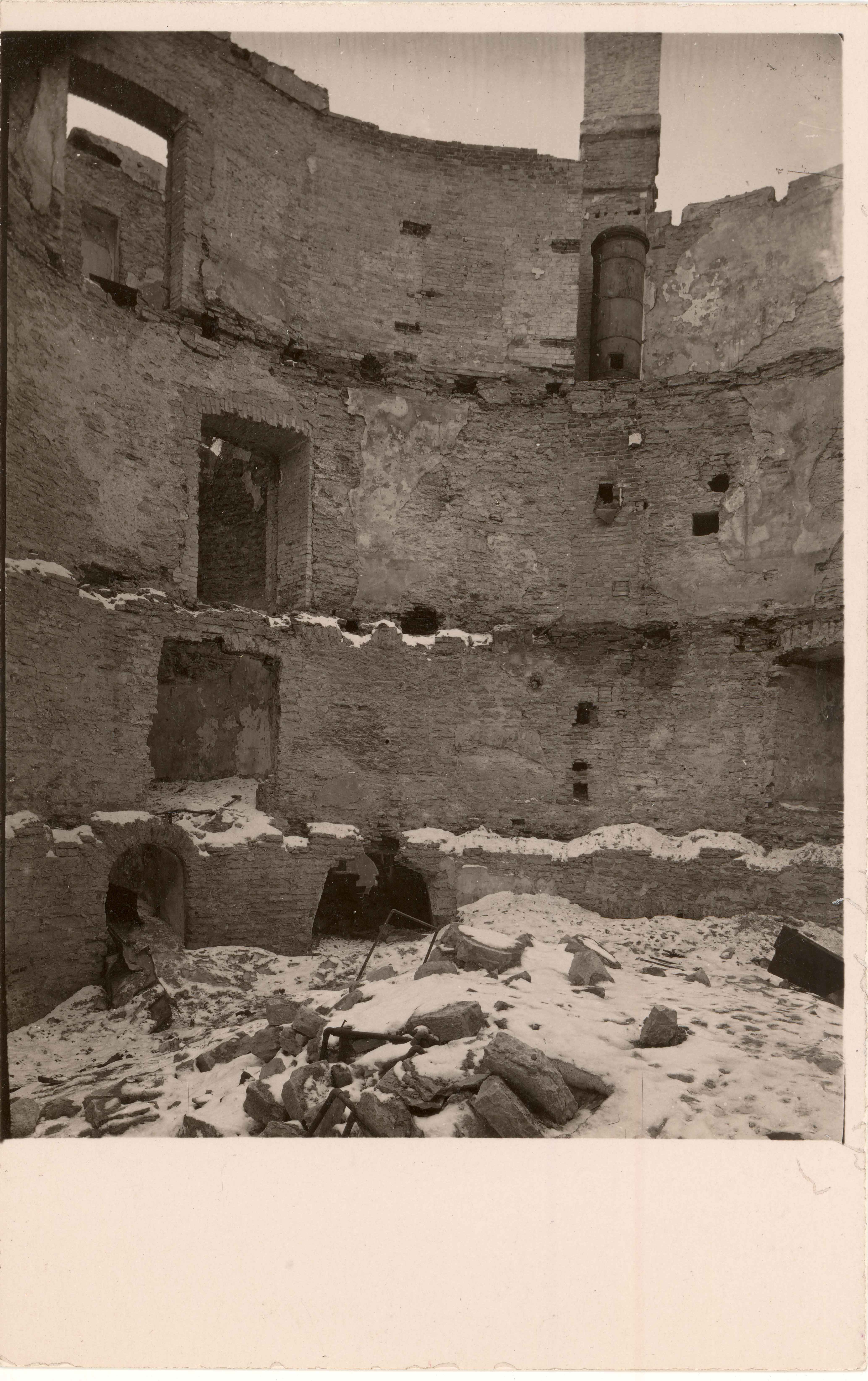 All-city. In the inside of Paksu Margaret, the Great Beach Gate Artillery Tower that burned in 1917.