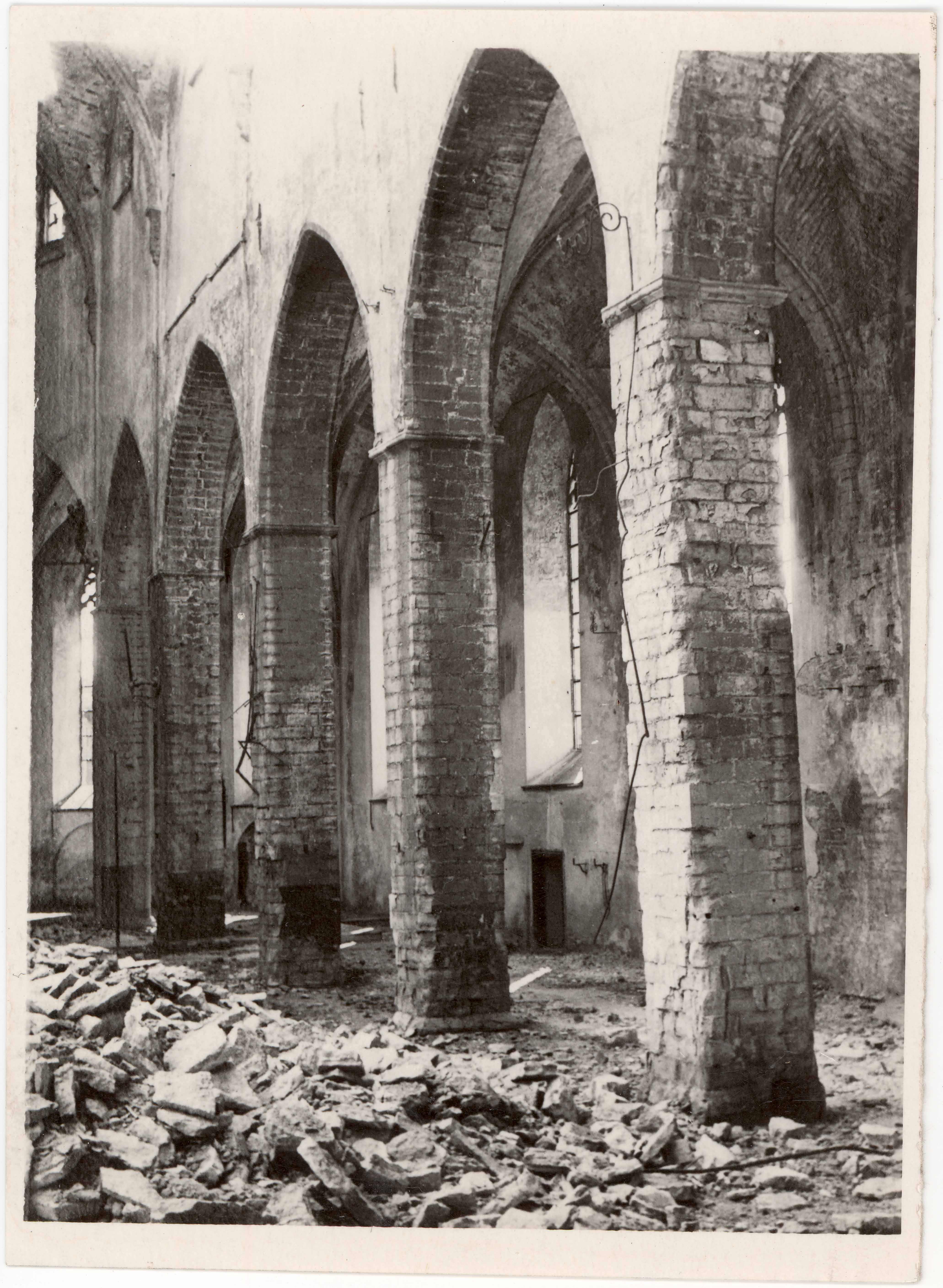 All-city. Niguliste Church. View of the middle robbery of the south side robbery