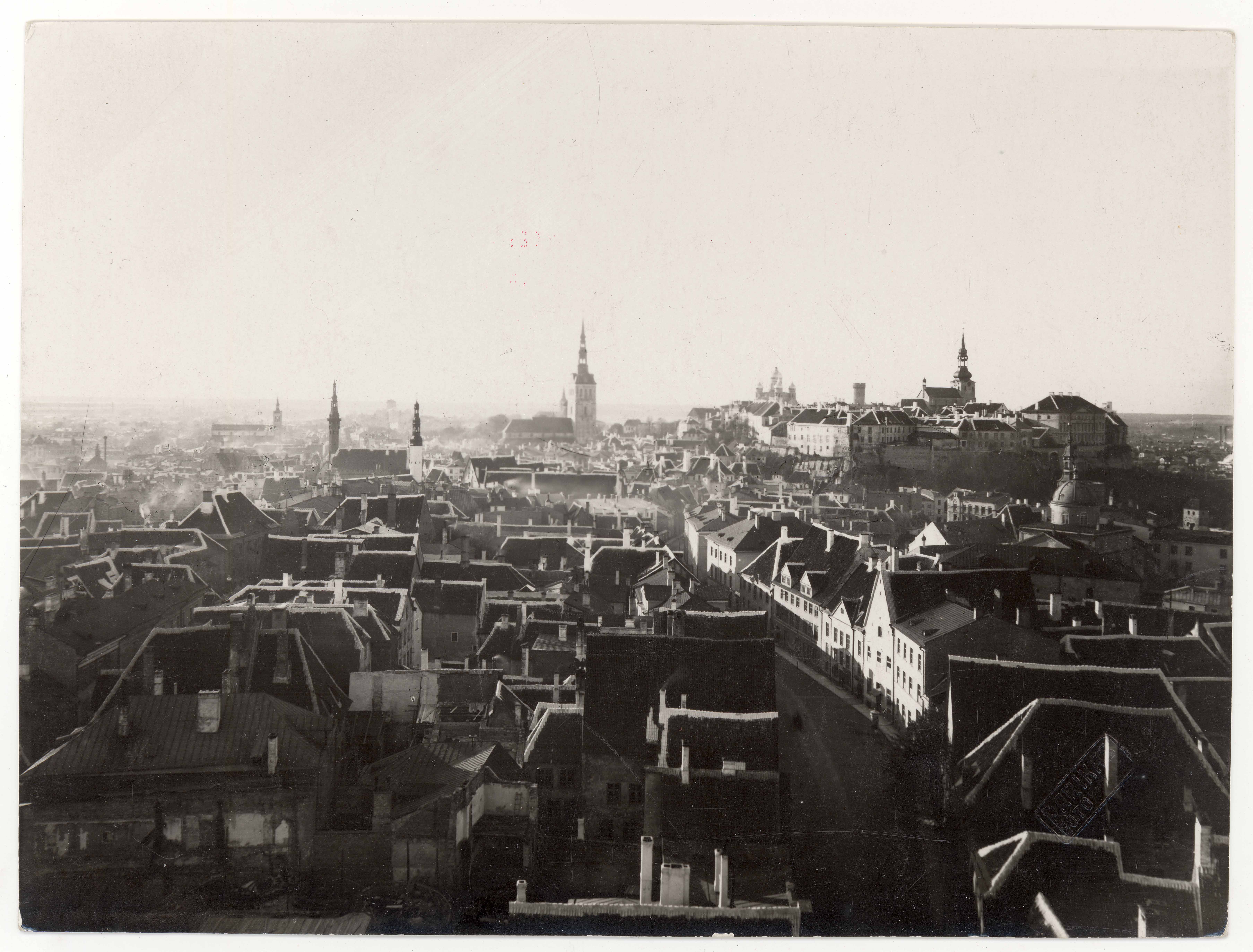 All-city. View of the Old Town from the Tower of the Olviste Church. On the front of the Lai Street. On the back of the left: Jaani Church, Raekoda, Tower of the Holy Spirit Church, Niguliste, Nevski, Long Hermann, Toomkirik, Church of the LORD.