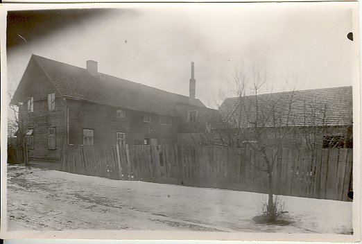 foto, puidu- ja dekoratiivtöökoda Paides Kivimurru tänaval 1952.a.