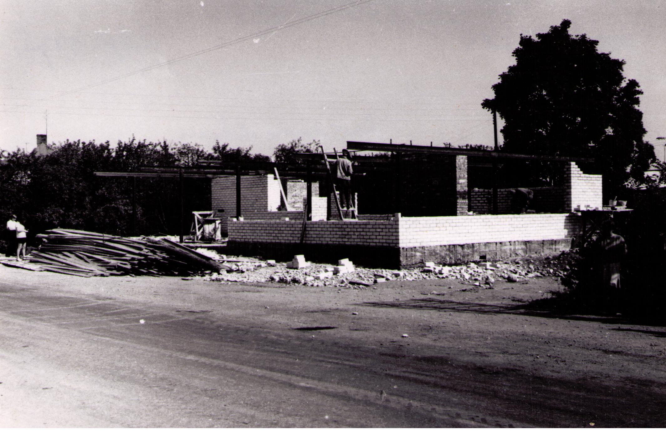Iisaku bussijaama ehitamine, 1975.a