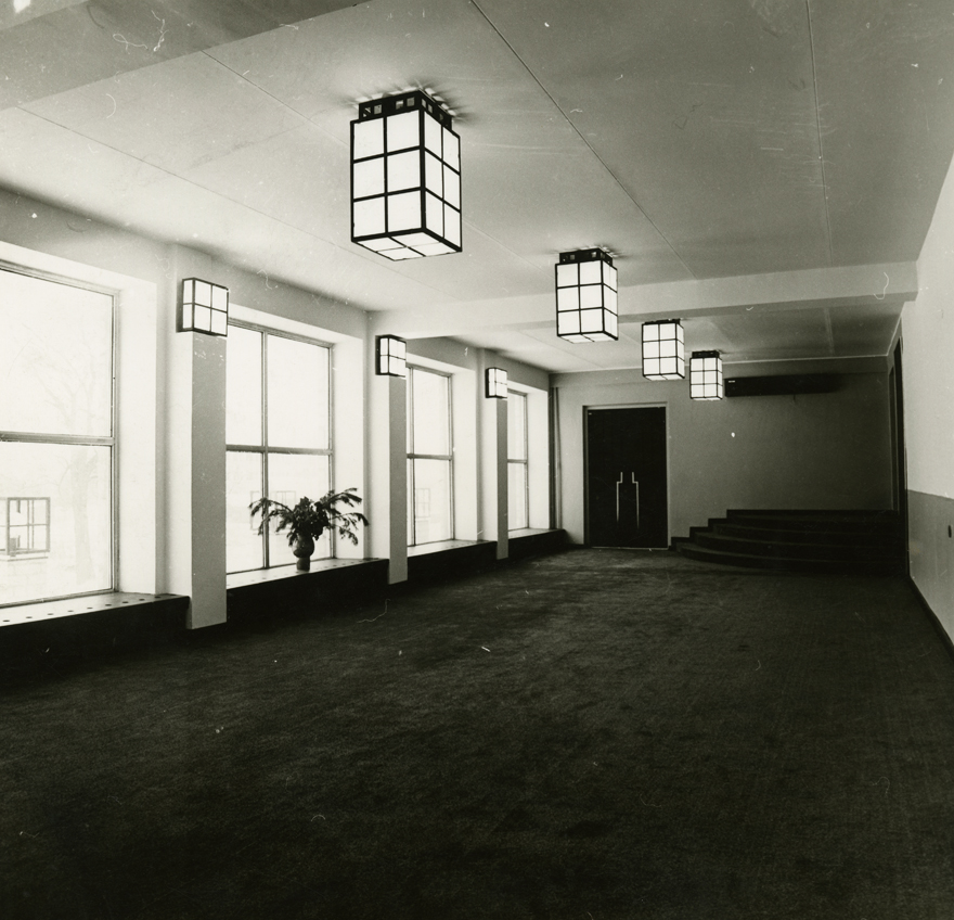 Paide kultuurimaja, fuajee. Arhitekt Hans Kõll, sisekujundus Tiiu Pai, Taimi Rõuk