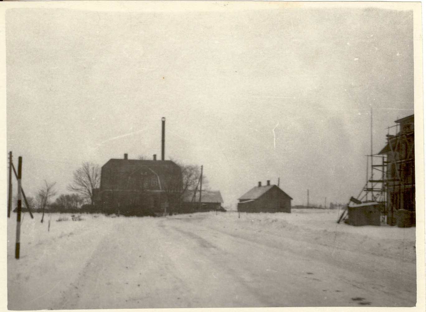 foto Kahala küla ja võitööstuse hoone 1959