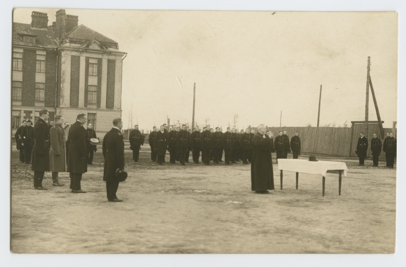kapten Grenz, kapten Salza, major Luppe, nooremleitnant Jaanson ,mereväe kadettide vannutamine Tondil 1929.a.