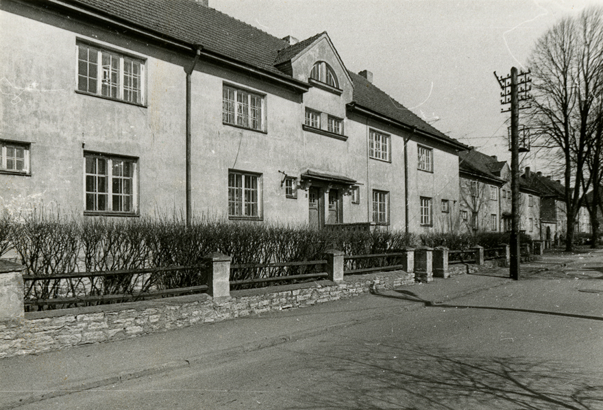 Elamud Oma Kolle asumis, vaade piki tänavat. Arhitektid Herbert Johanson ja Eugen Habermann