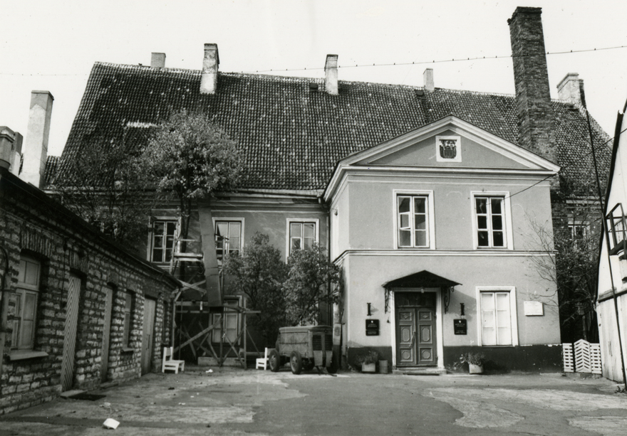 Elamu vanalinnas, vaade tänavalt