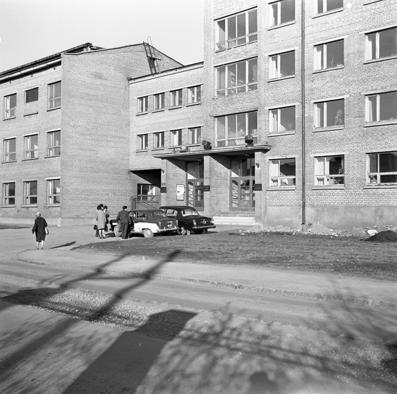 Kalinini-nimelise elavhõbealaldite tehase haldushoone Telliskivi tn, vaade. Arhitekt Voldemar Herkel