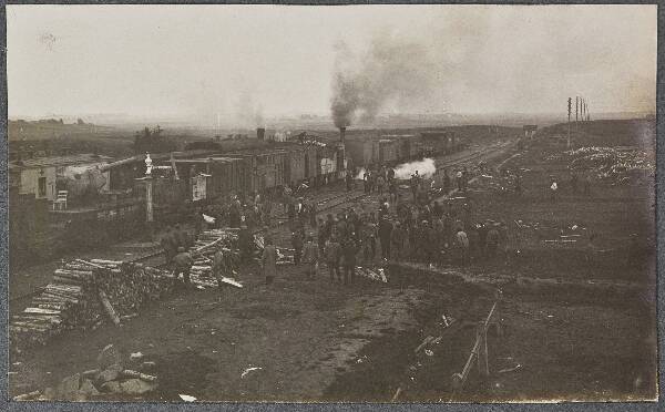 Soomusrong "Kapten Irv" Petseri jaamas, suurtükiplatvorm "Pisuhänd"