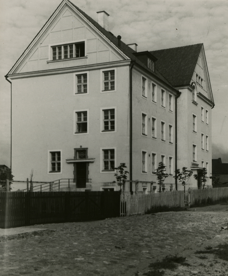 Lasteaed Tallinnas Pärna 2, vaade hoonele. Arhitekt Herbert Johanson