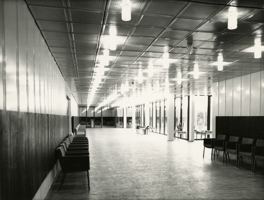 Haapsalu kultuurimaja, saali eesruum. Arhitekt Ado Eigi, sisearhitekt Maire Kangur