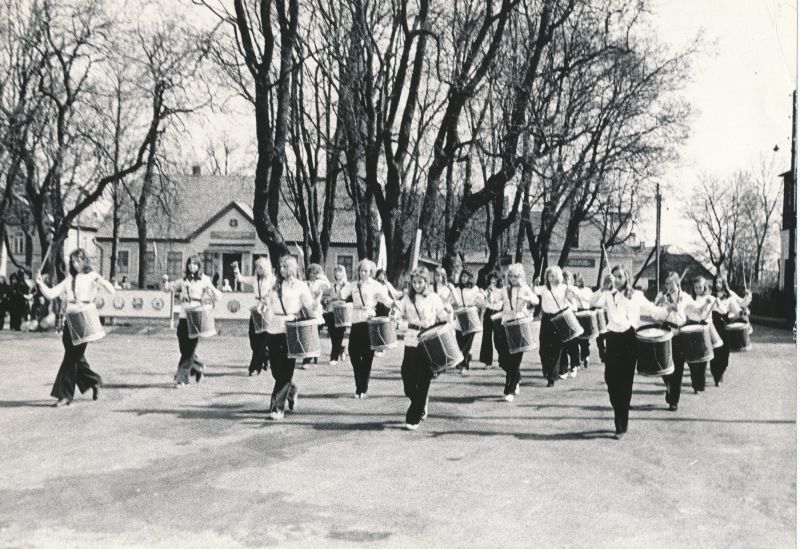 Haapsalu Kultuurimaja trummarid maipühadel 1975.aastal