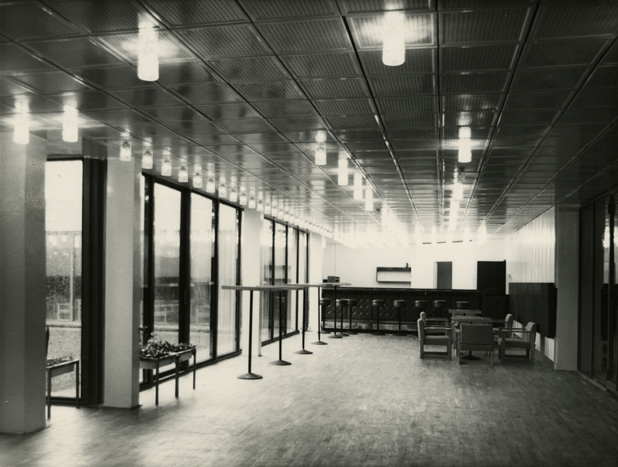 Haapsalu kultuurimaja, puhvet. Arhitekt Ado Eigi, sisearhitekt Maire Kangur