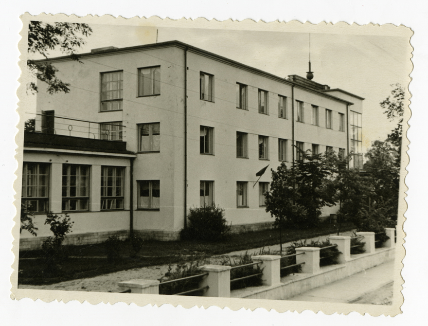 Haapsalu sanatoorium, hoone vaade. Arhitekt August Volberg