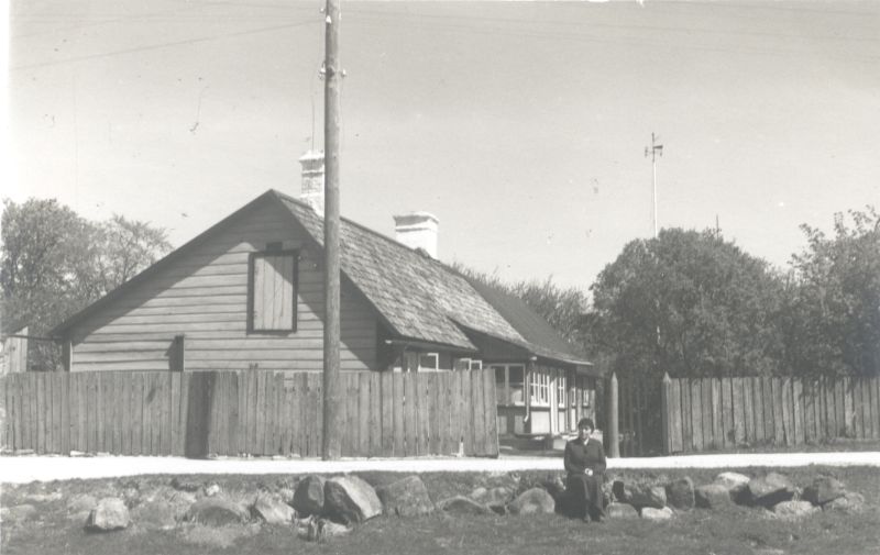 Foto. Vaade majale Uus-Sadama 8. 1936. Albumis HM 8466:1. Kuulunud kapten Harald Dampffile.