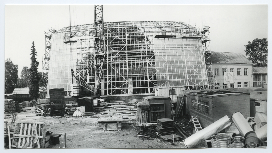 Tartu. Construction of the palm building at the University of Tartu Botanical Garden