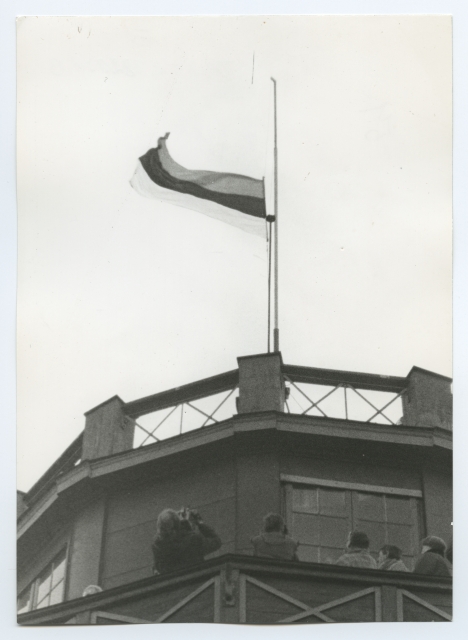 Tartu. Celebration of the Anniversary of the Republic of Estonia in Tartu at the Star Tower on February 24, 1989.