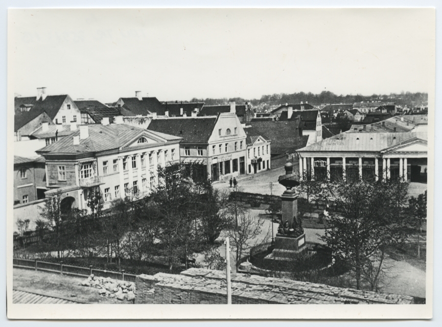 Tartu. View University from the street across the Barclay square to the street of the Poe Street towards approx. At the end of the 19th century