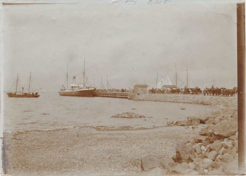 Foto. Vaade Haapsalu Uuele Sadamale maa poolt. Foto u. 1900.a. Mustvalge.