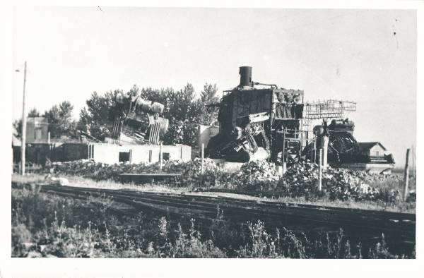 Purustatud tehas raudtee ääres 1944a Tartus.