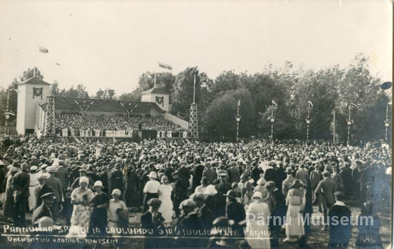 Foto-postkaart, Pärnumaa laulupidu 1924.aastal. Vaade laulupeo-väljakule Rannastaadionil.