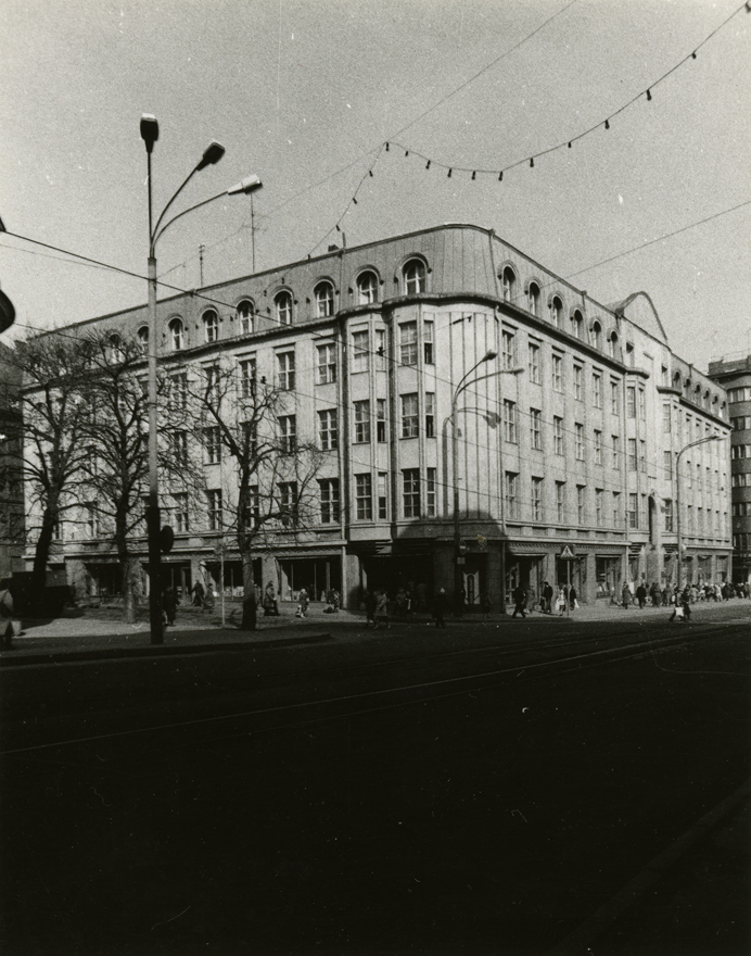 Büroohoone Tallinnas, endine Krediidipank, vaade hoonele nurgalt. Arhitekt Eliel Saarinen
