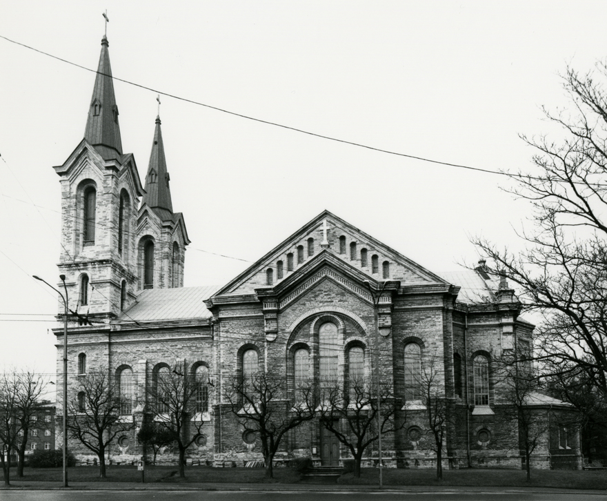 Kaarli kirik Tallinnas, 4 vaadet hoonele. Arhitekt Otto Pius Hippius