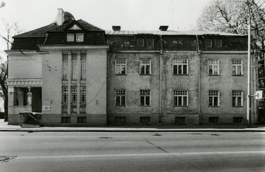 Pangahoone Tallinnas, otsevaade Estonia pst-lt. Arhitekt Aleksandr Jaron