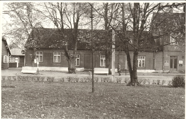 foto, Keskväljak Paides