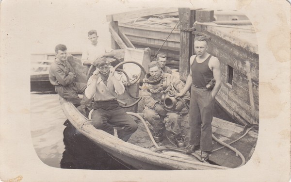 Vasknarva. Tuukritööd sadamatammi ehitusel