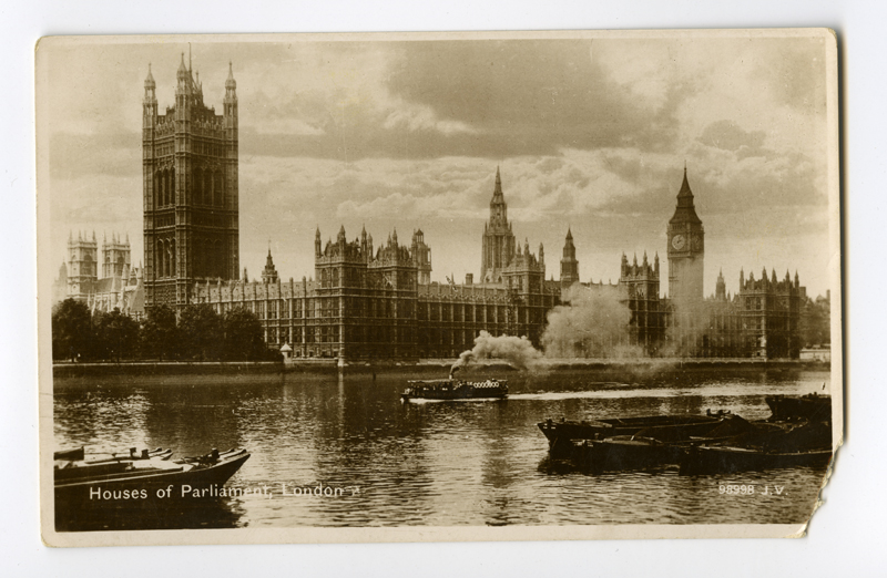 Vaade parlamendihoonele Thamesi poolt